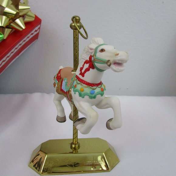 Hallmark 1993 Christmas Ornament Tobin Farley Carousel 2nd in Series with Stand - Picture 6 of 14